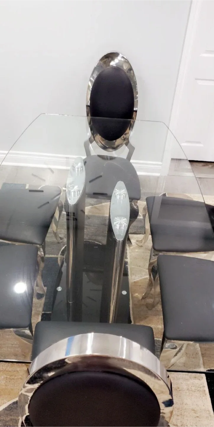 Glass Dining Table with 6 Black Chairs image indicator(4)