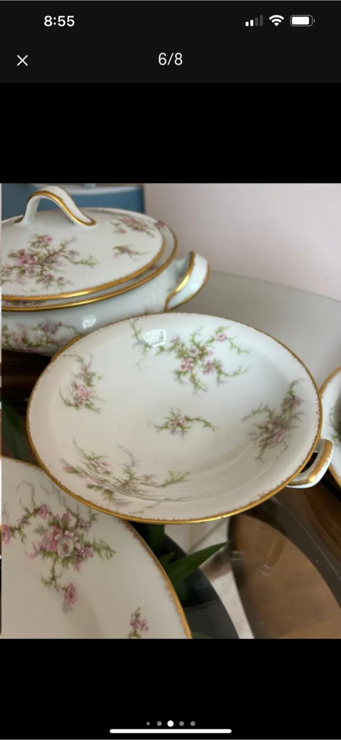 Vintage Floral China Set image indicator(6)