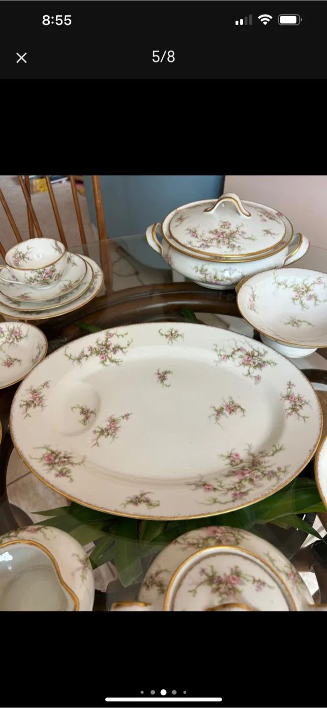 Vintage Floral China Set image indicator(5)