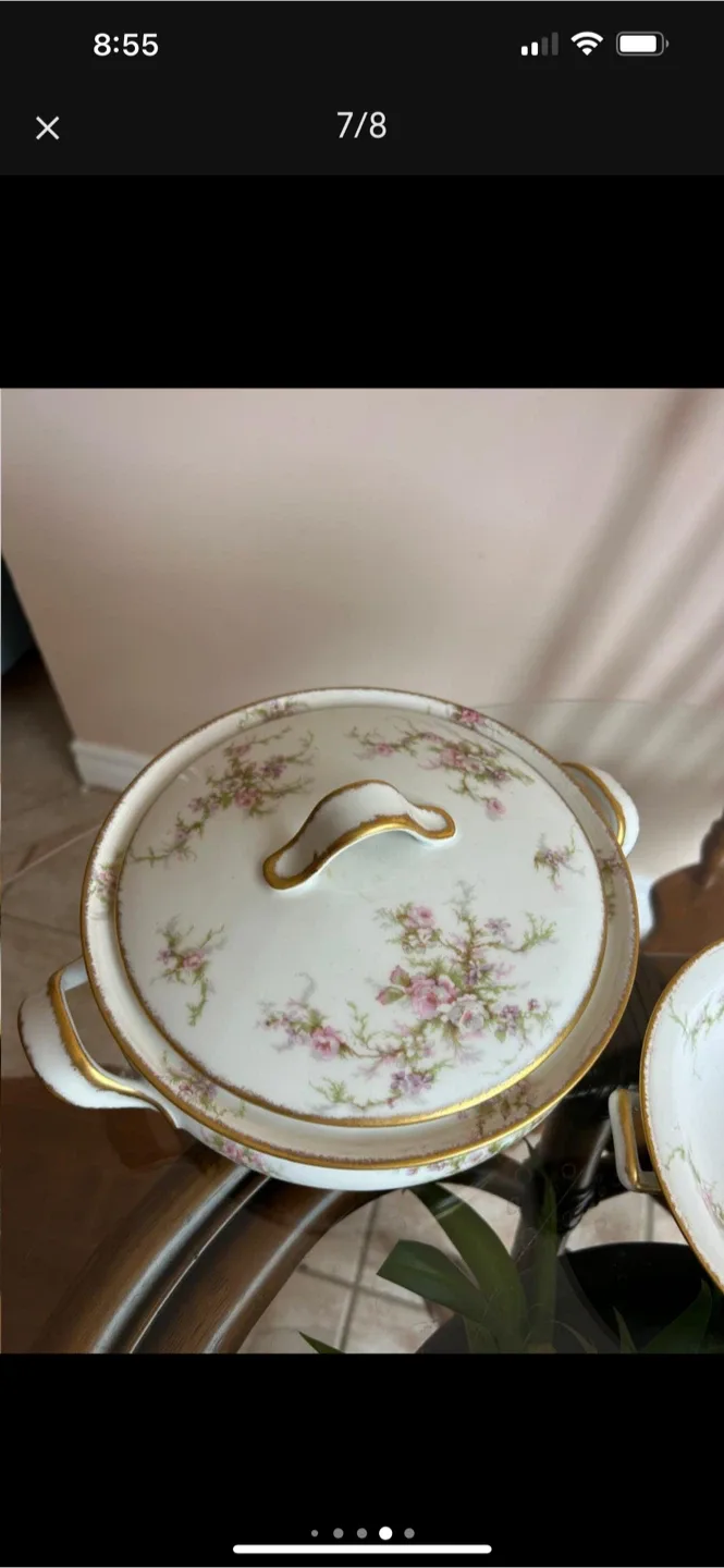 Vintage Floral China Set image indicator(7)