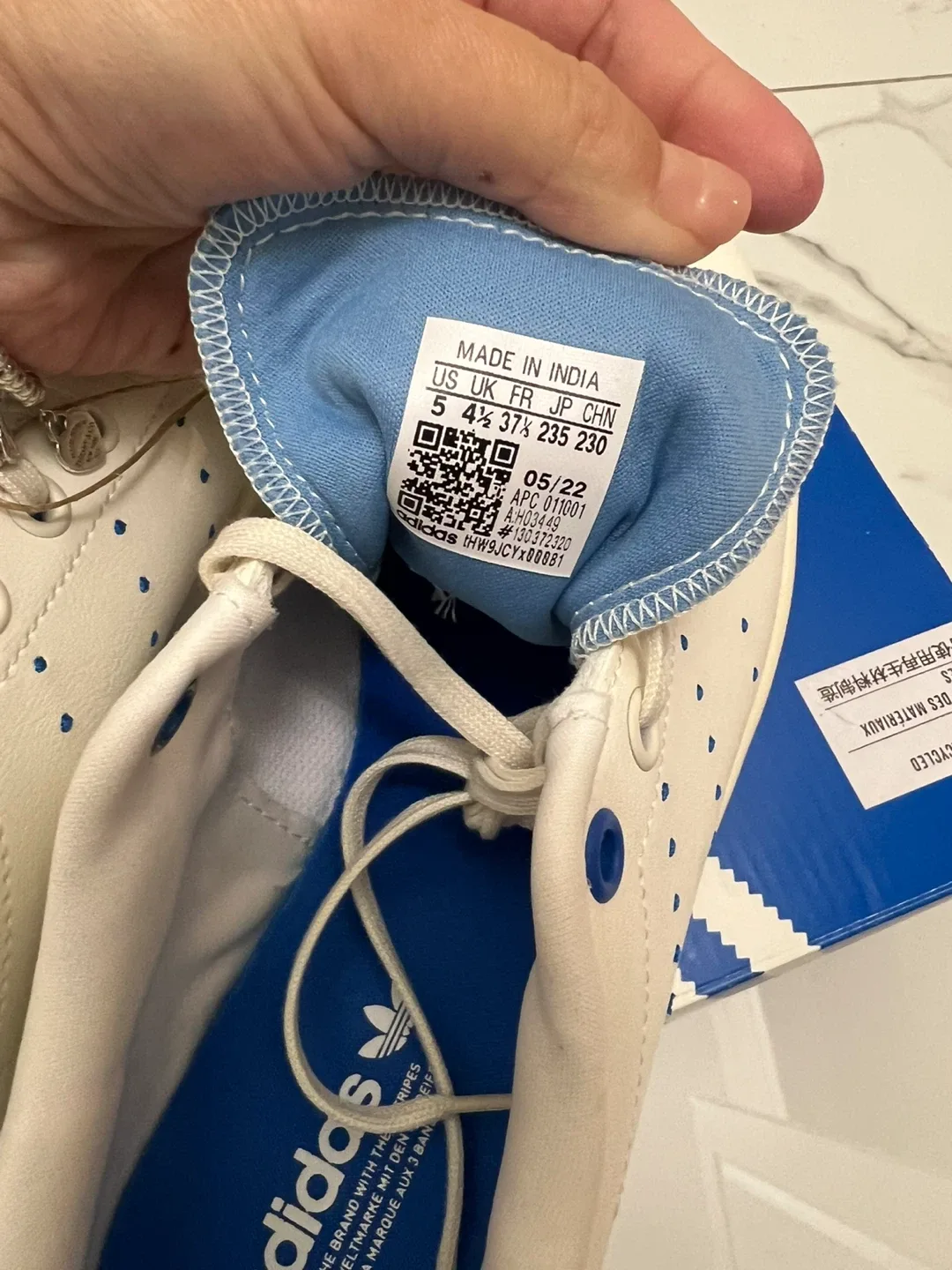 Adidas Stan Smith J - Size 5 (Youth) image indicator(5)