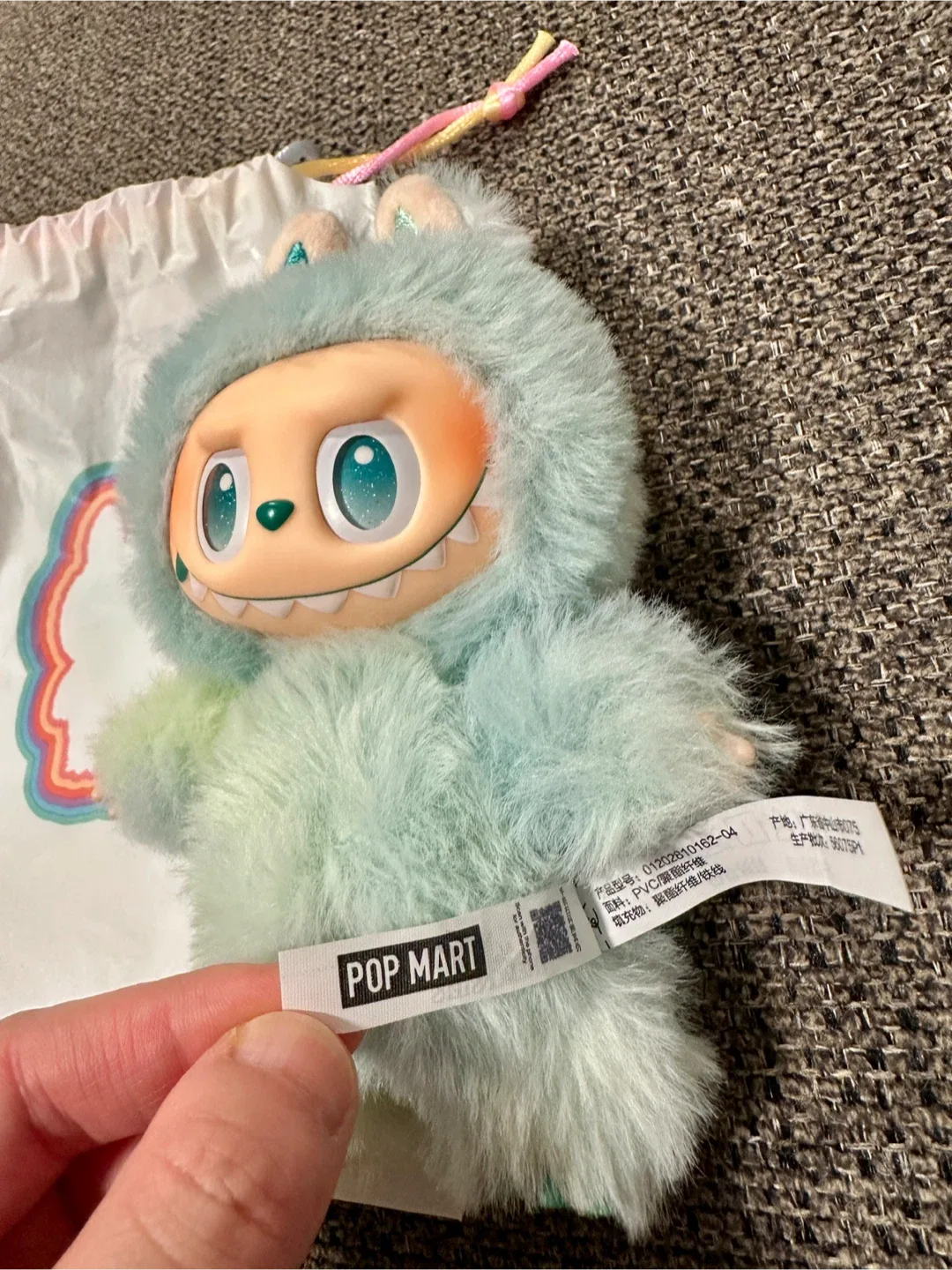 Labubu - Big into Energy - Serenity image indicator(2)