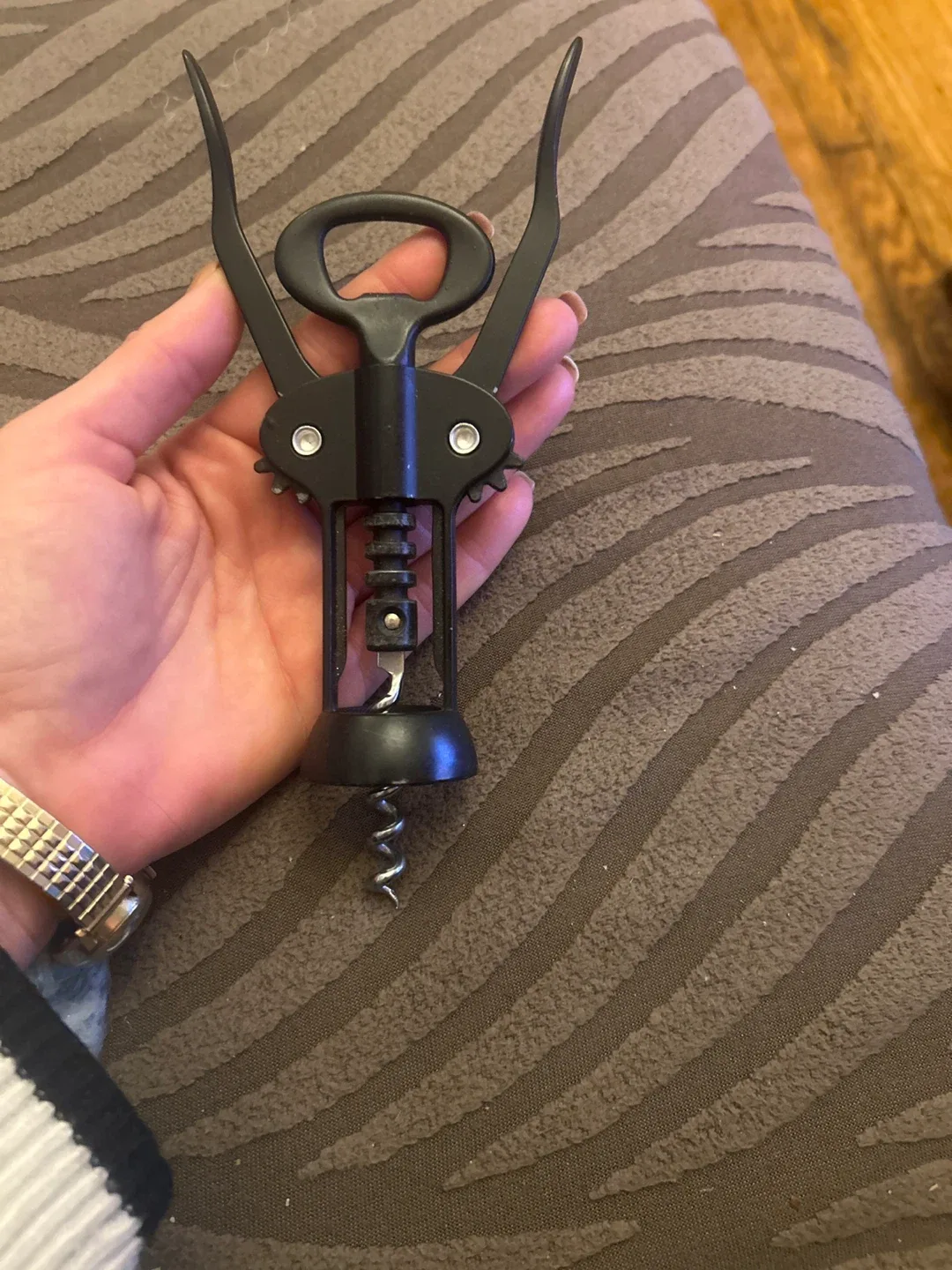 Black Winged Corkscrew Bottle Opener image indicator(3)