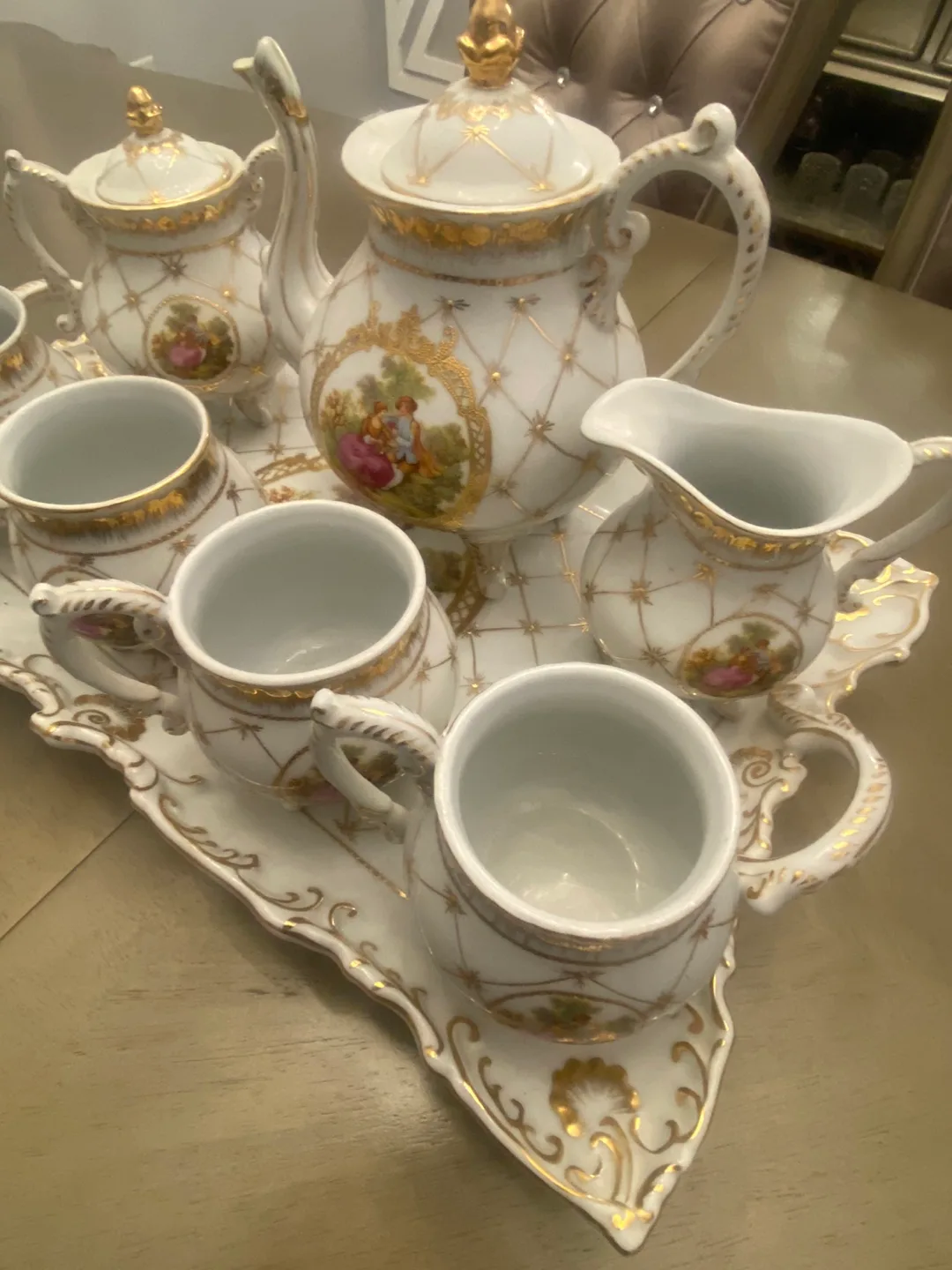 Vintage Tea Set - White & Gold image indicator(6)