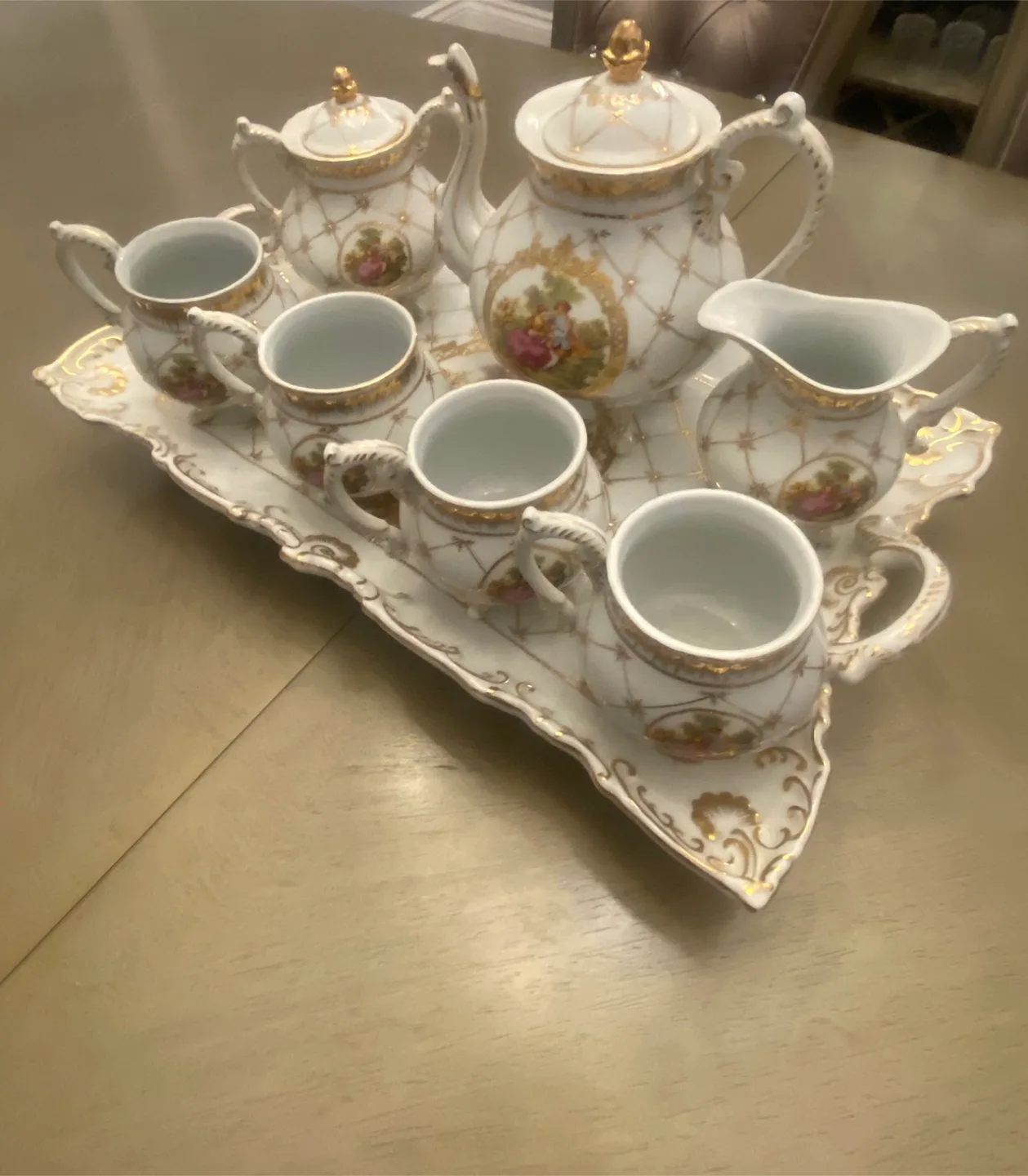 Vintage Tea Set - White & Gold image indicator(7)