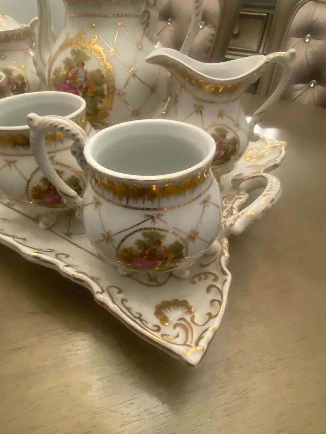 Vintage Tea Set - White & Gold image indicator(4)