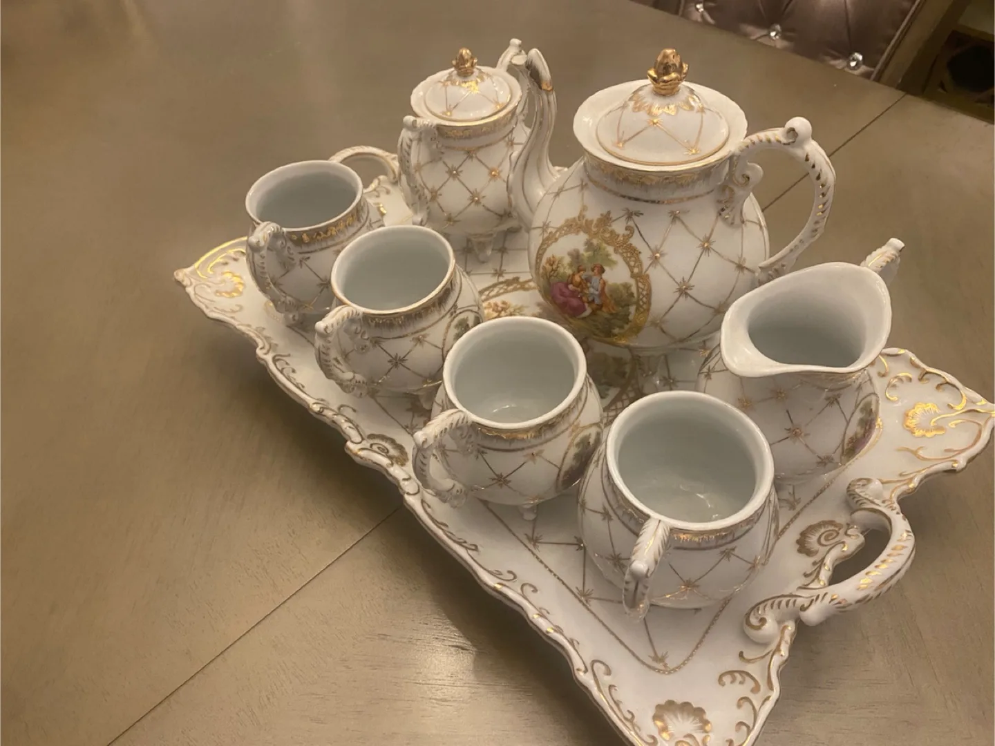 Vintage Tea Set - White & Gold image indicator(10)