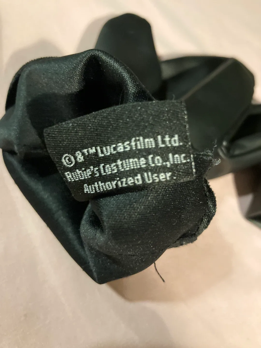 Star Wars Darth Vader Gloves image indicator(3)