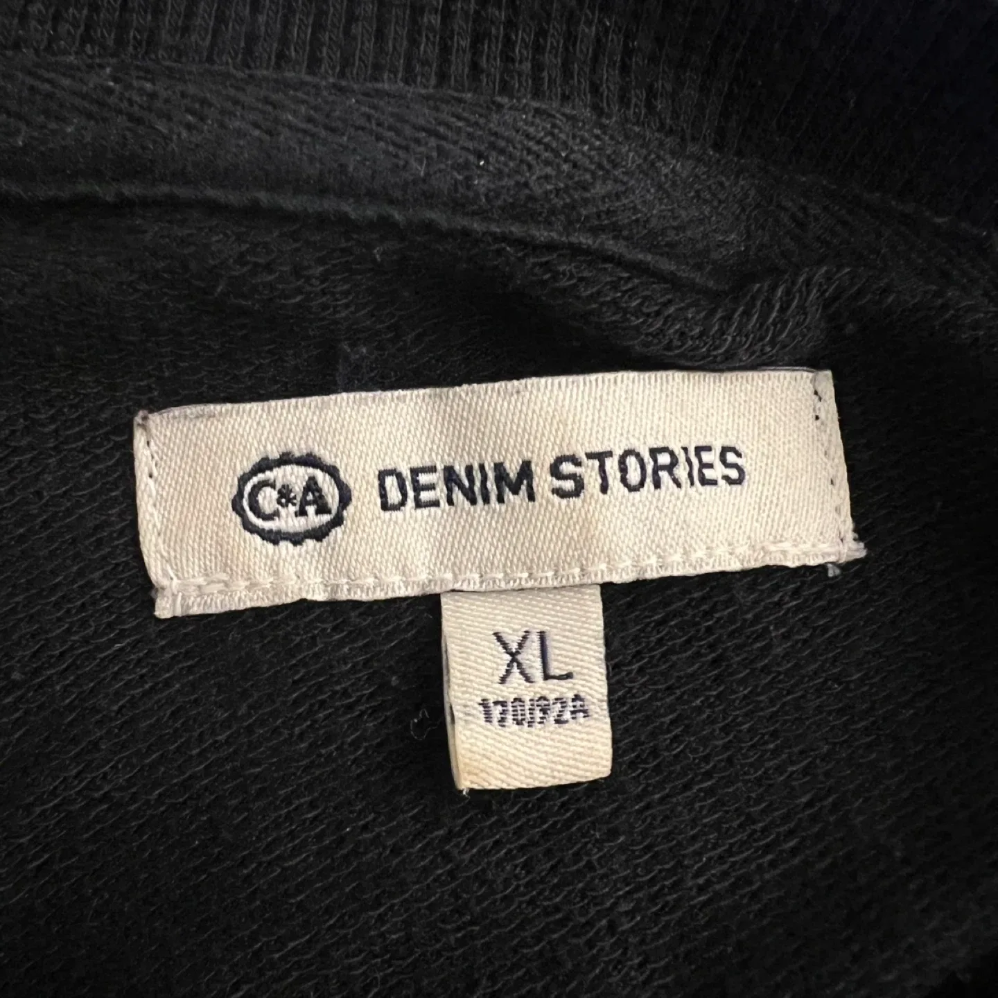 C&A Cold Shoulder Sweater – Excellent Condition image indicator(2)