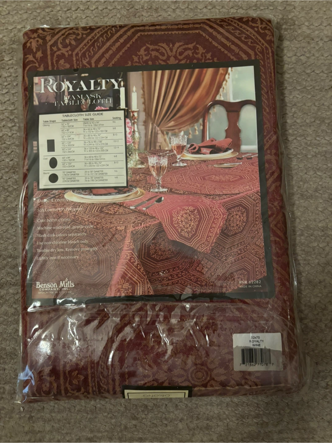 Royalty Damask Tablecloth 52x70 Wine - New