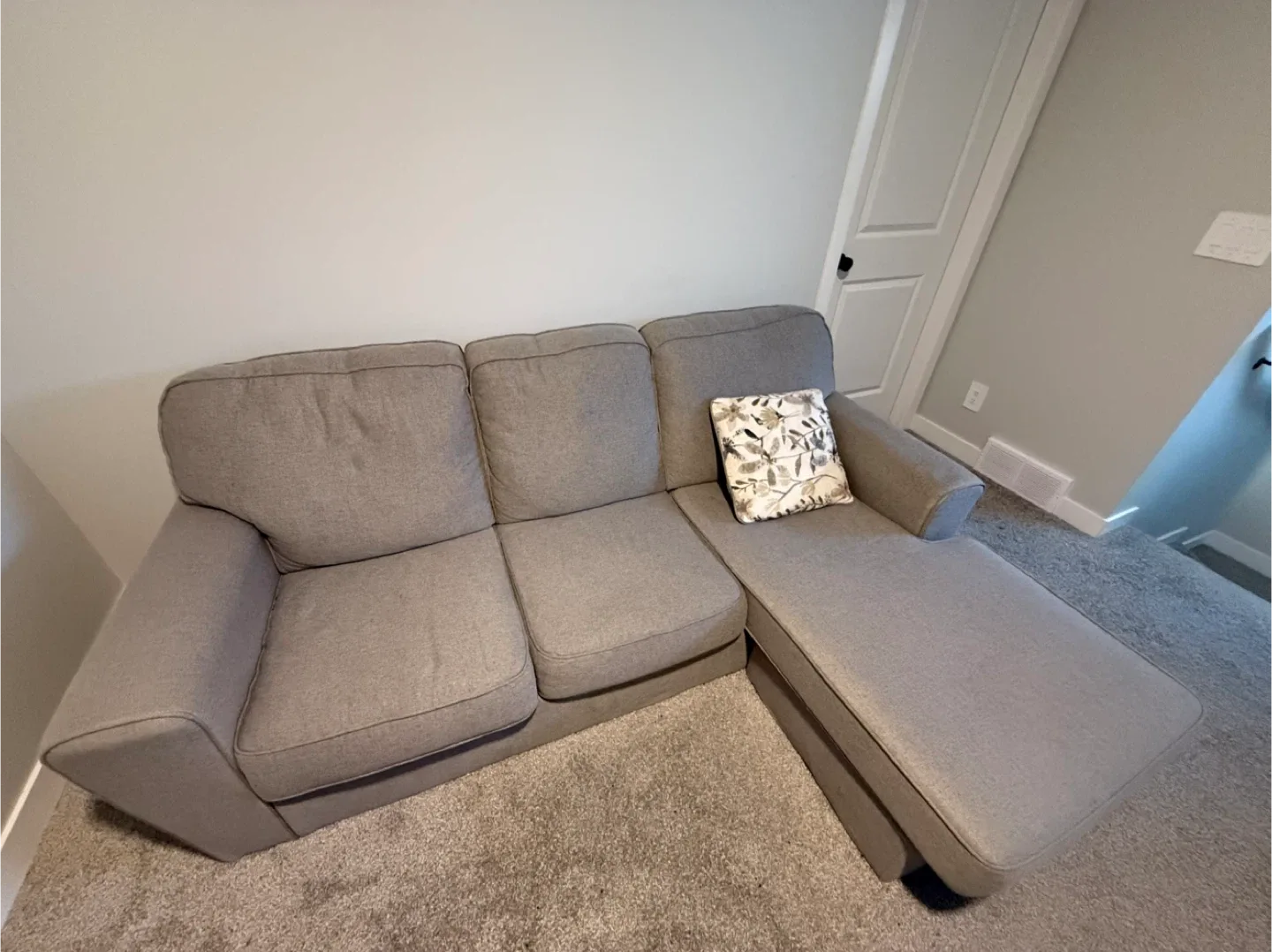 Grey Sectional Sofa with Chaise Lounge image indicator(4)