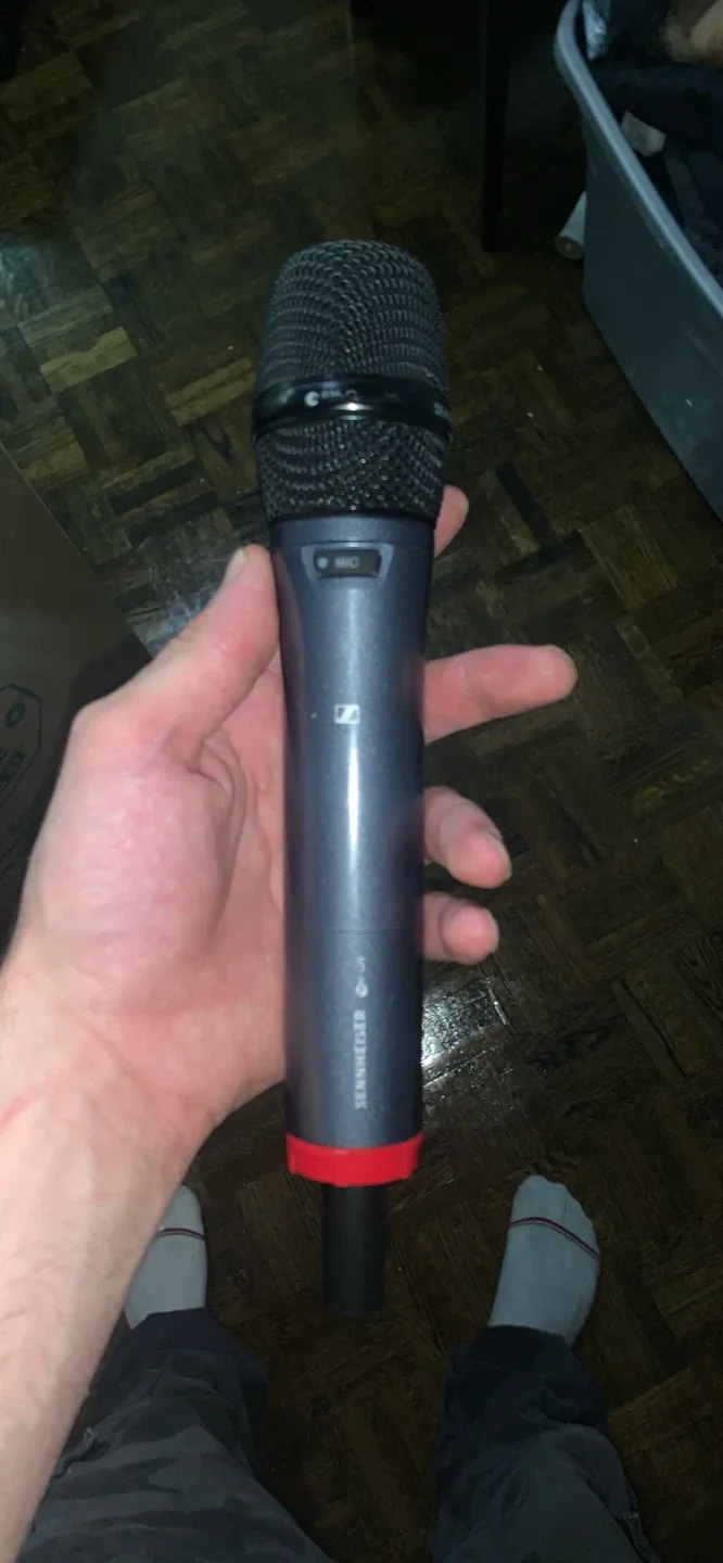 Sennheiser e935 Dynamic Cardioid Microphone image indicator(2)