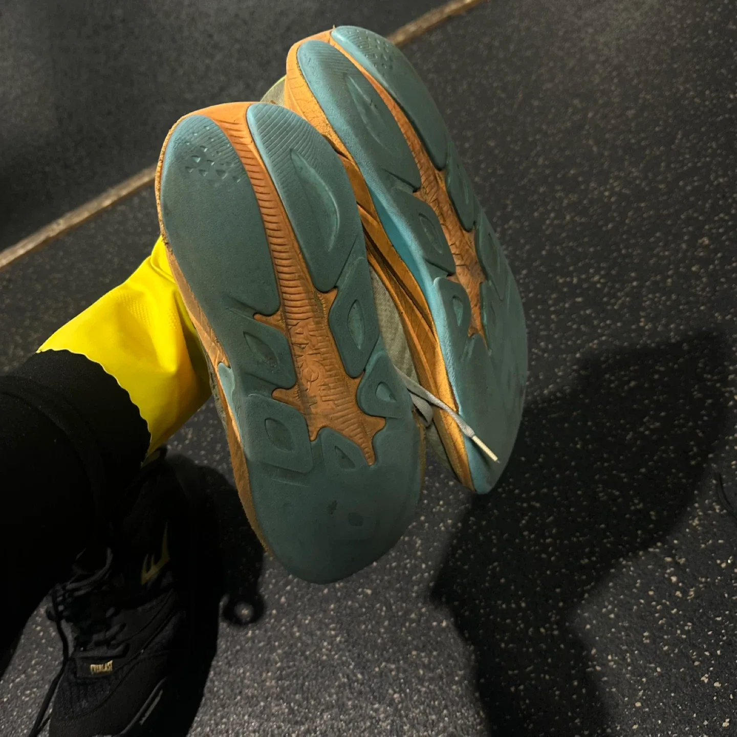 Hoka Clifton 8 Men's Running Shoes, Size 10.5 image indicator(3)