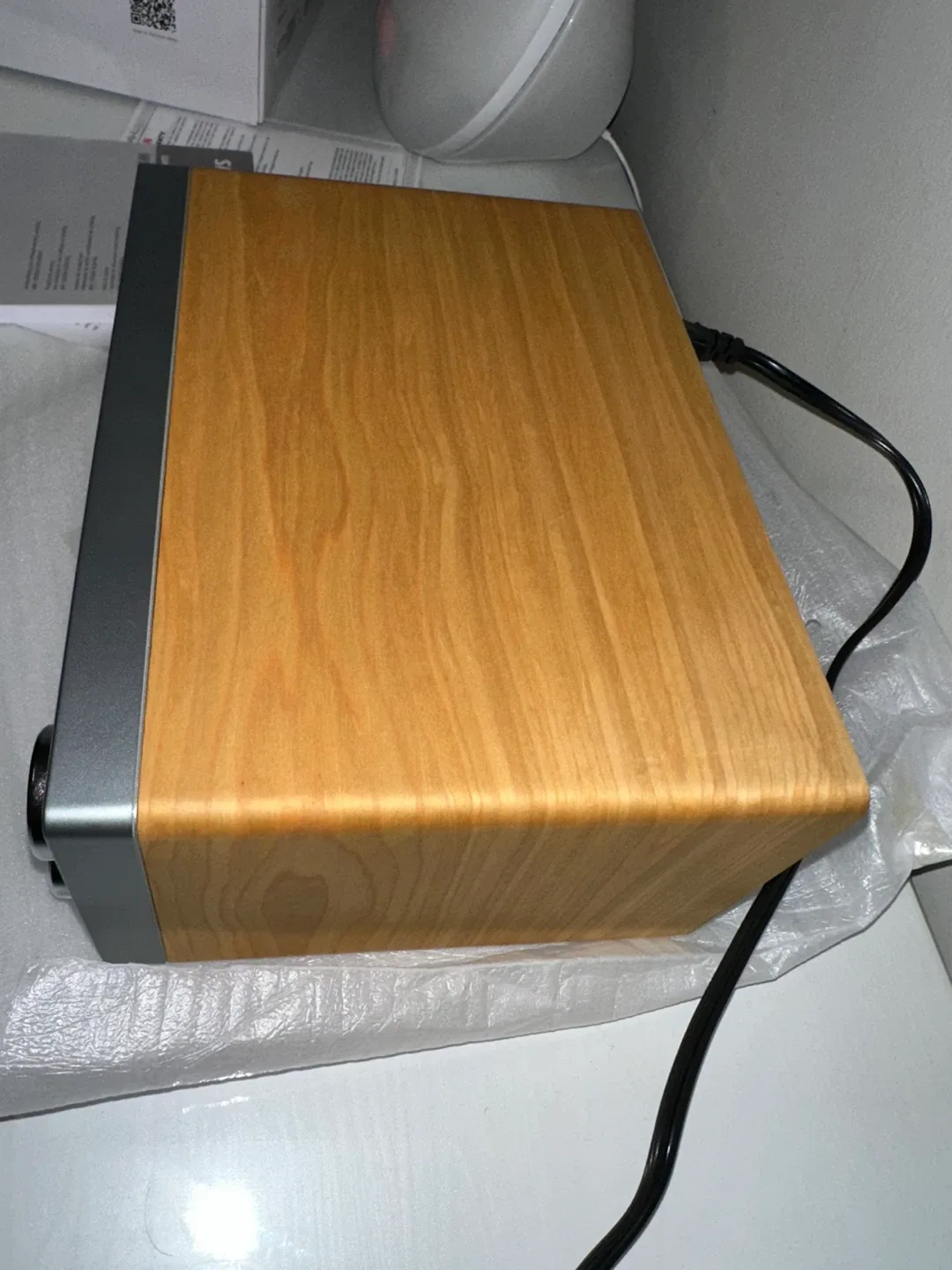 Sangean WR-2 Walnut Finish Digital Tuning Radio - NEW image indicator(8)