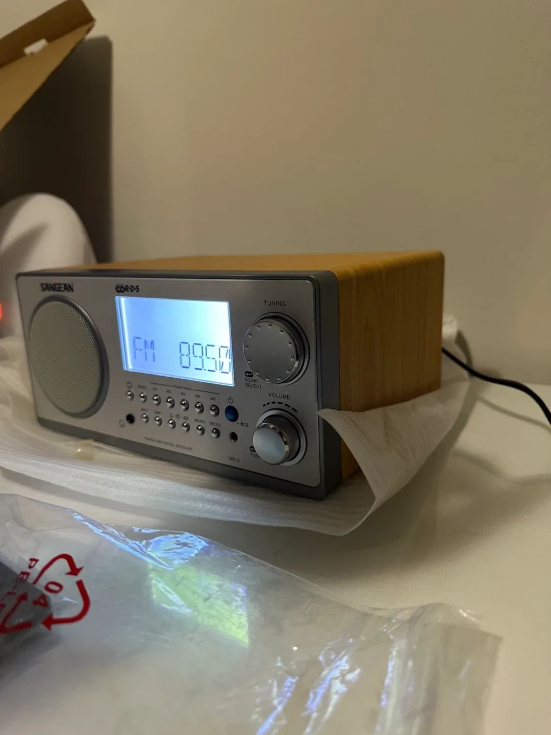 Sangean WR-2 Walnut Finish Digital Tuning Radio - NEW image indicator(9)