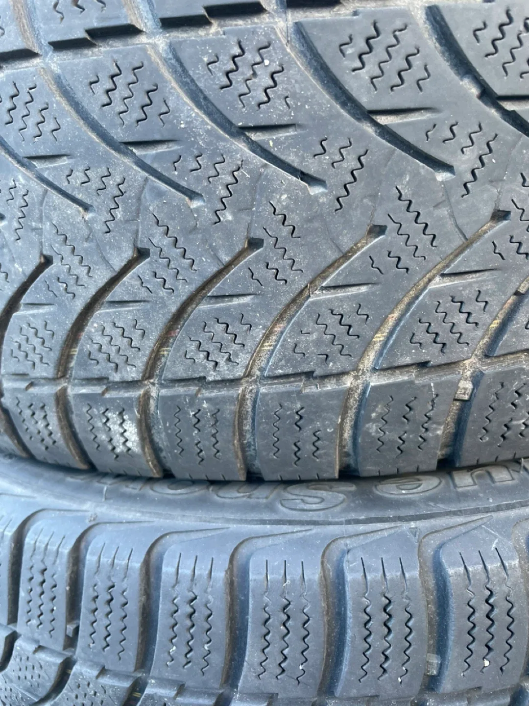 Toledo Blue Snow Tires 225/45R17 with Rims image indicator(6)