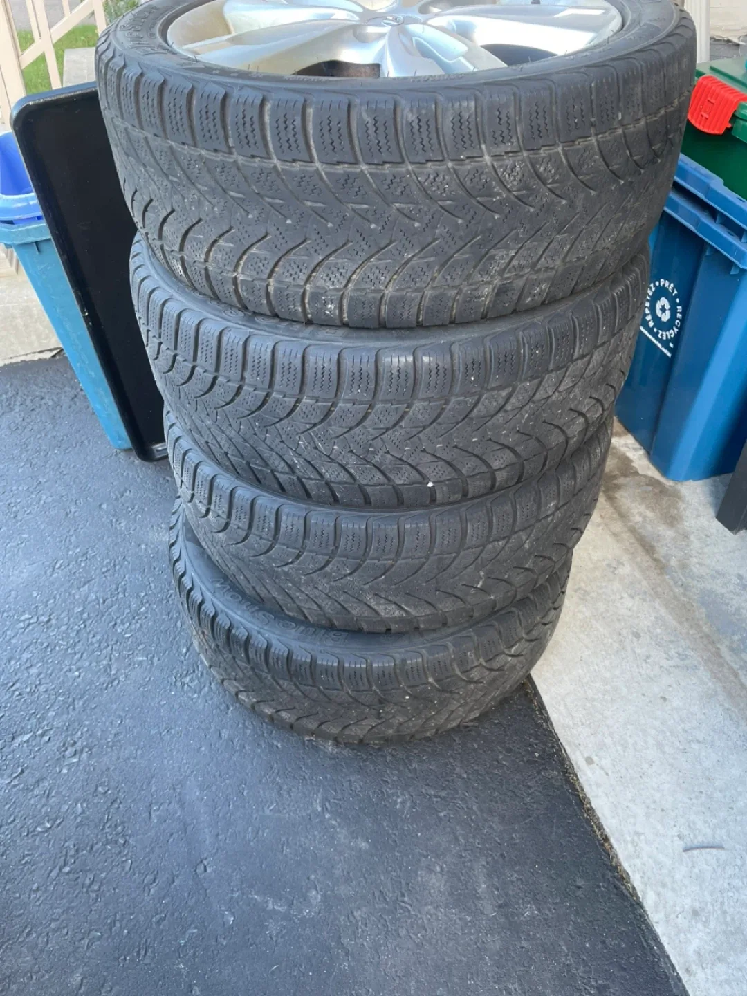 Toledo Blue Snow Tires 225/45R17 with Rims image indicator(7)