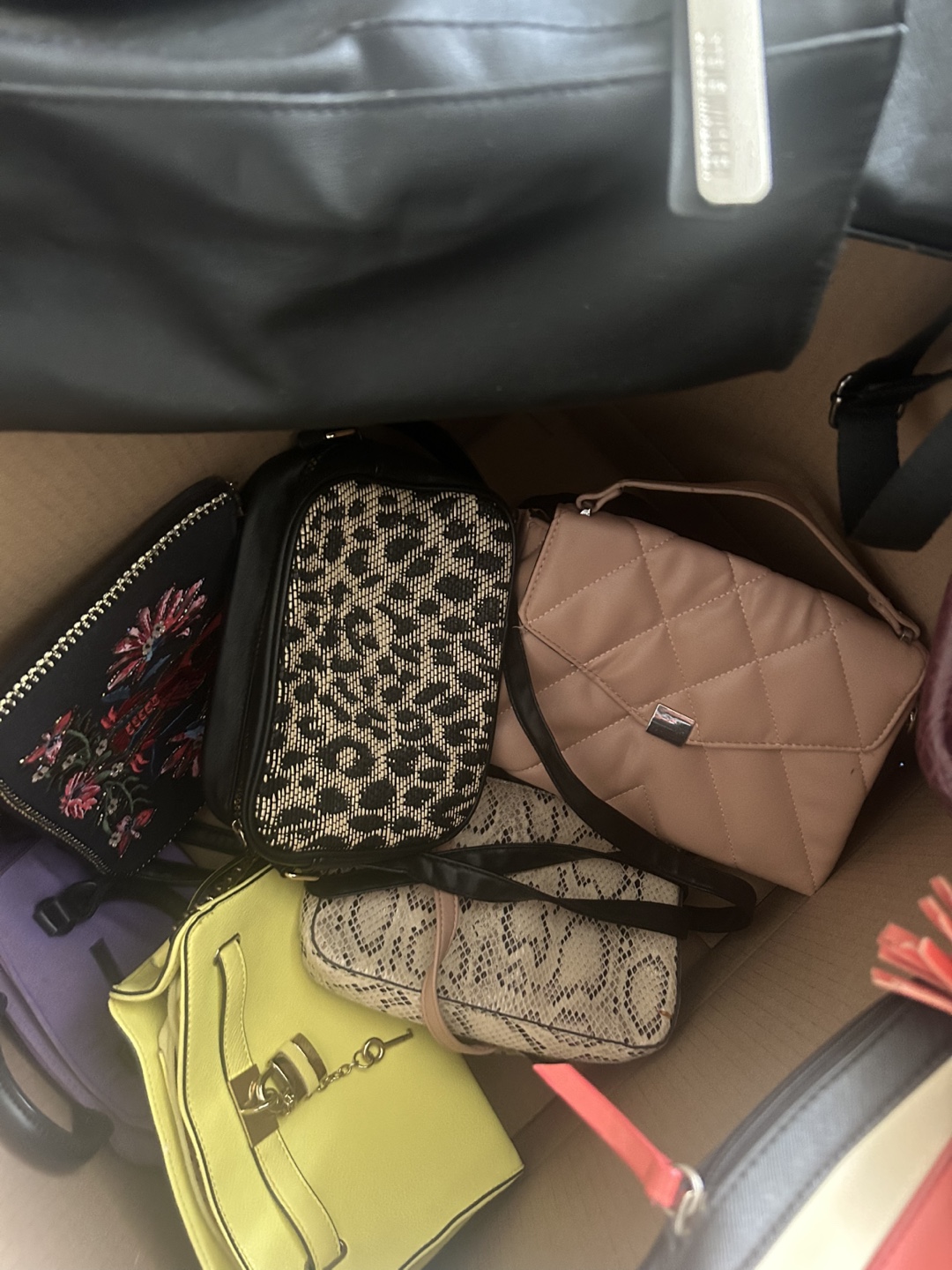 Mixed Handbags - Steve Madden, DKNY & More! - photo 3