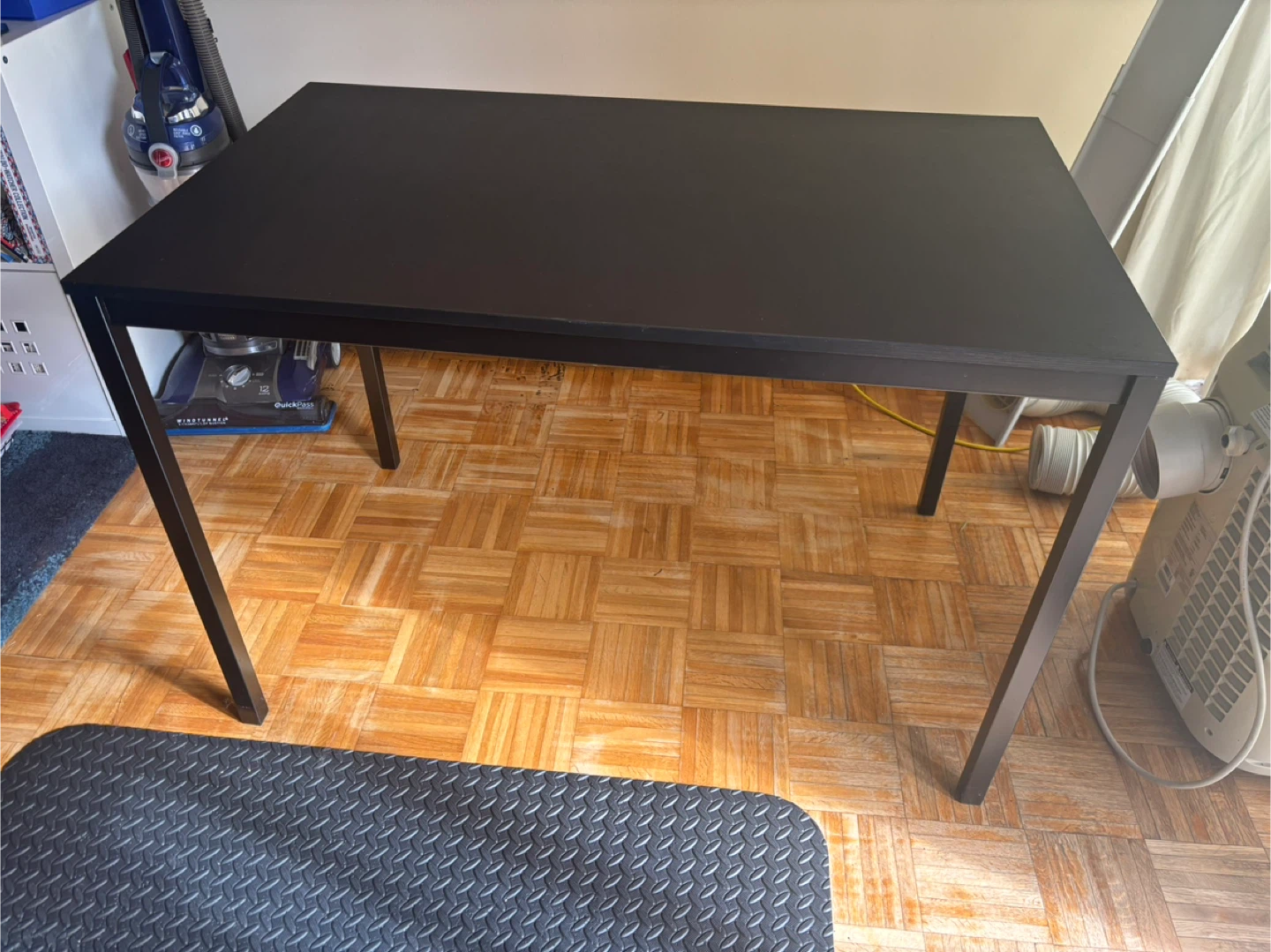 Desk (dark brown)