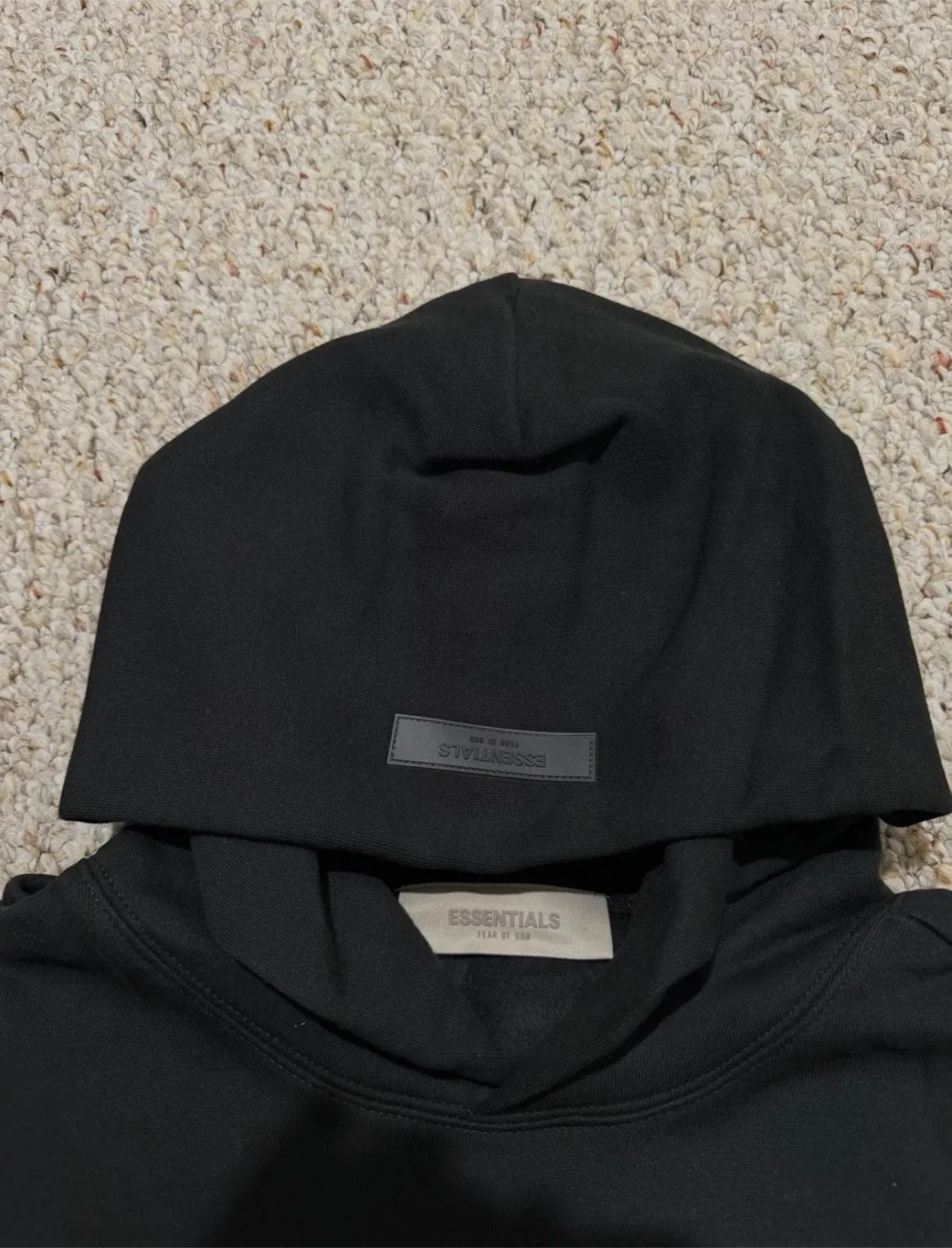 BLACK ESSENTIAL HOODIE image indicator(3)