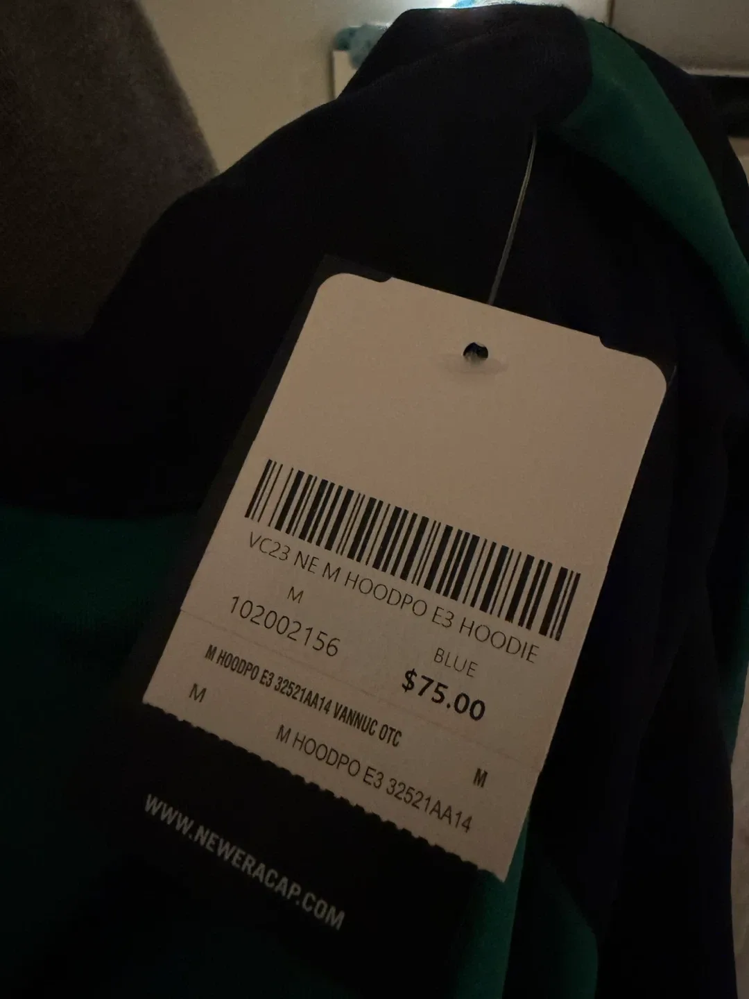 Rarity!!! Brand new, tag on, Medium New Era Canucks Hoodie image indicator(5)