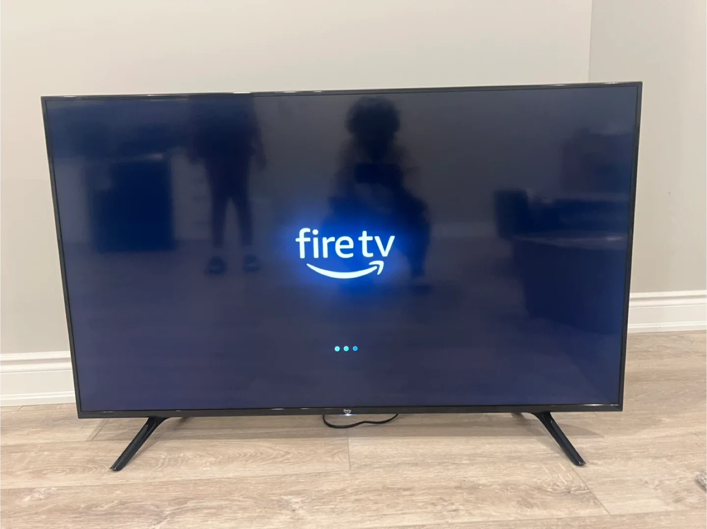 Amazon Fire TV 55" 4-Series 4K UHD Smart TV image indicator(3)