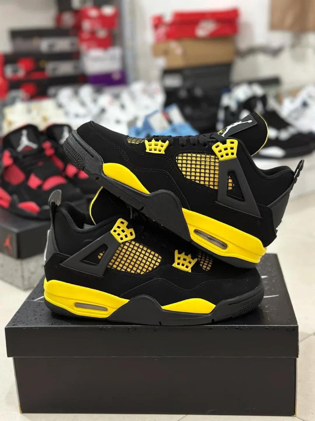 Air Jordan 4 Retro Sneakers image indicator(5)