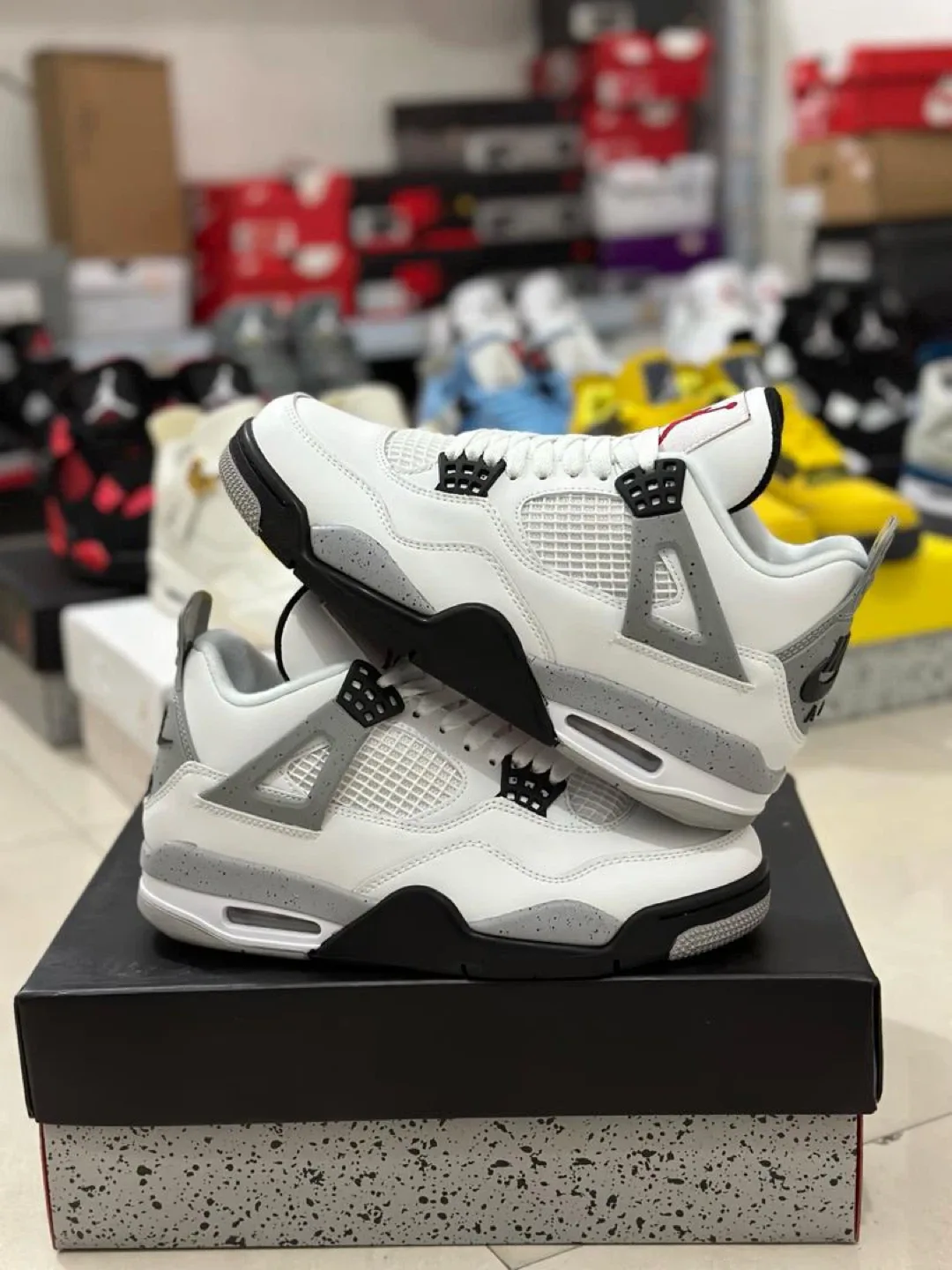 Air Jordan 4 Retro Sneakers image indicator(6)