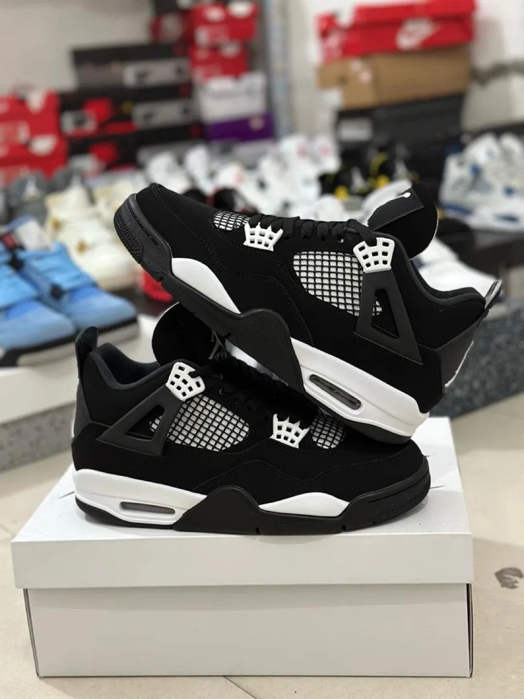 Air Jordan 4 Retro Sneakers image indicator(8)