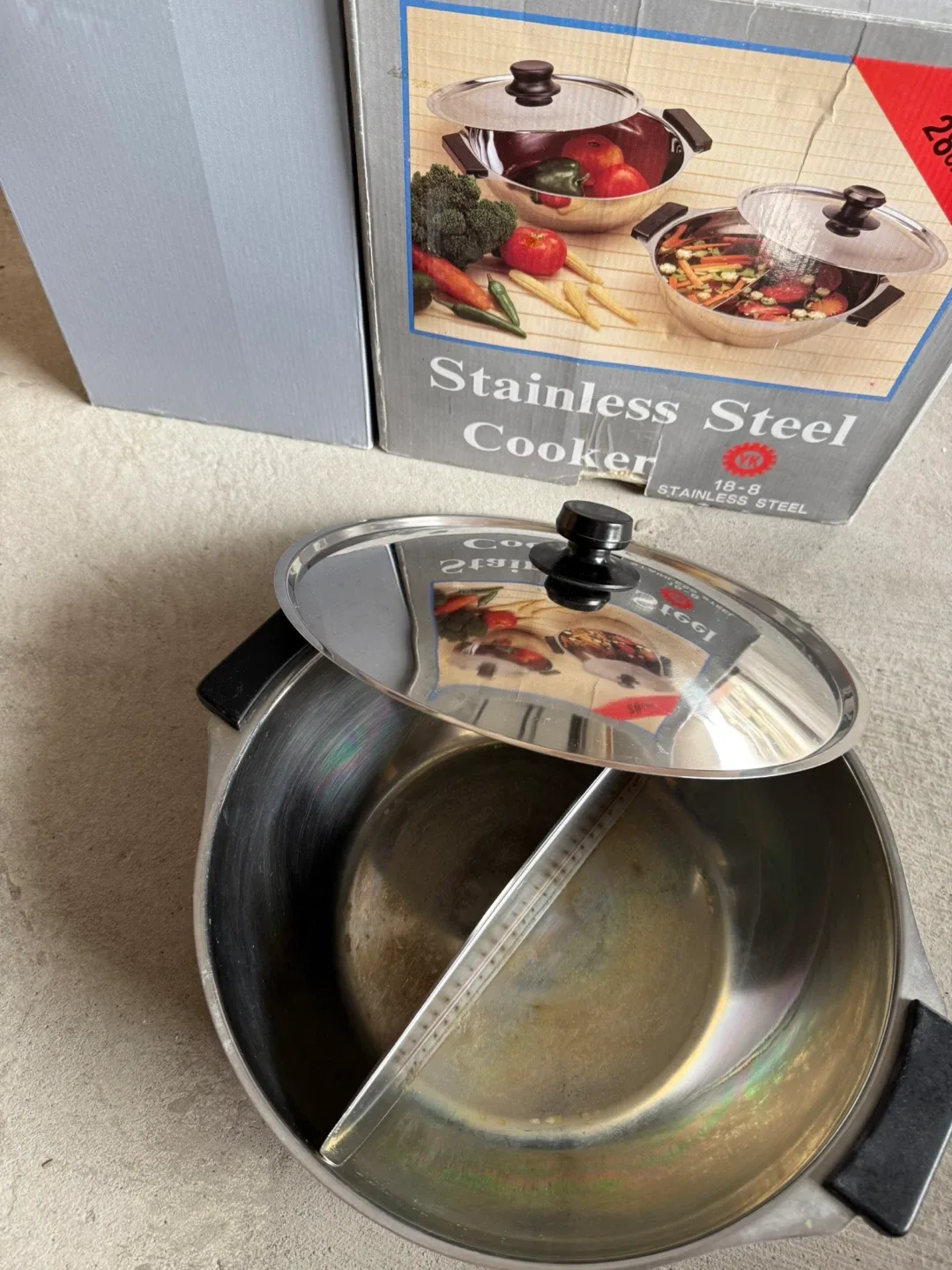 Stainless Steel Cooker with Lid & Box thumbnail