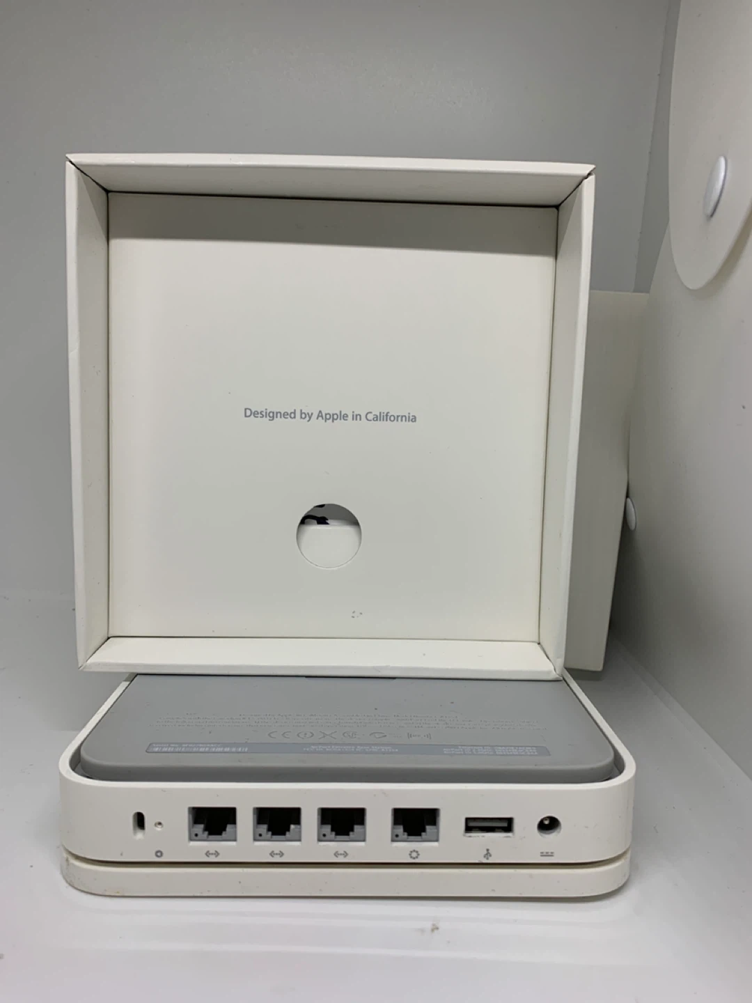 Apple Airport Extreme 802.11n Wi-Fi Base Station - photo 4