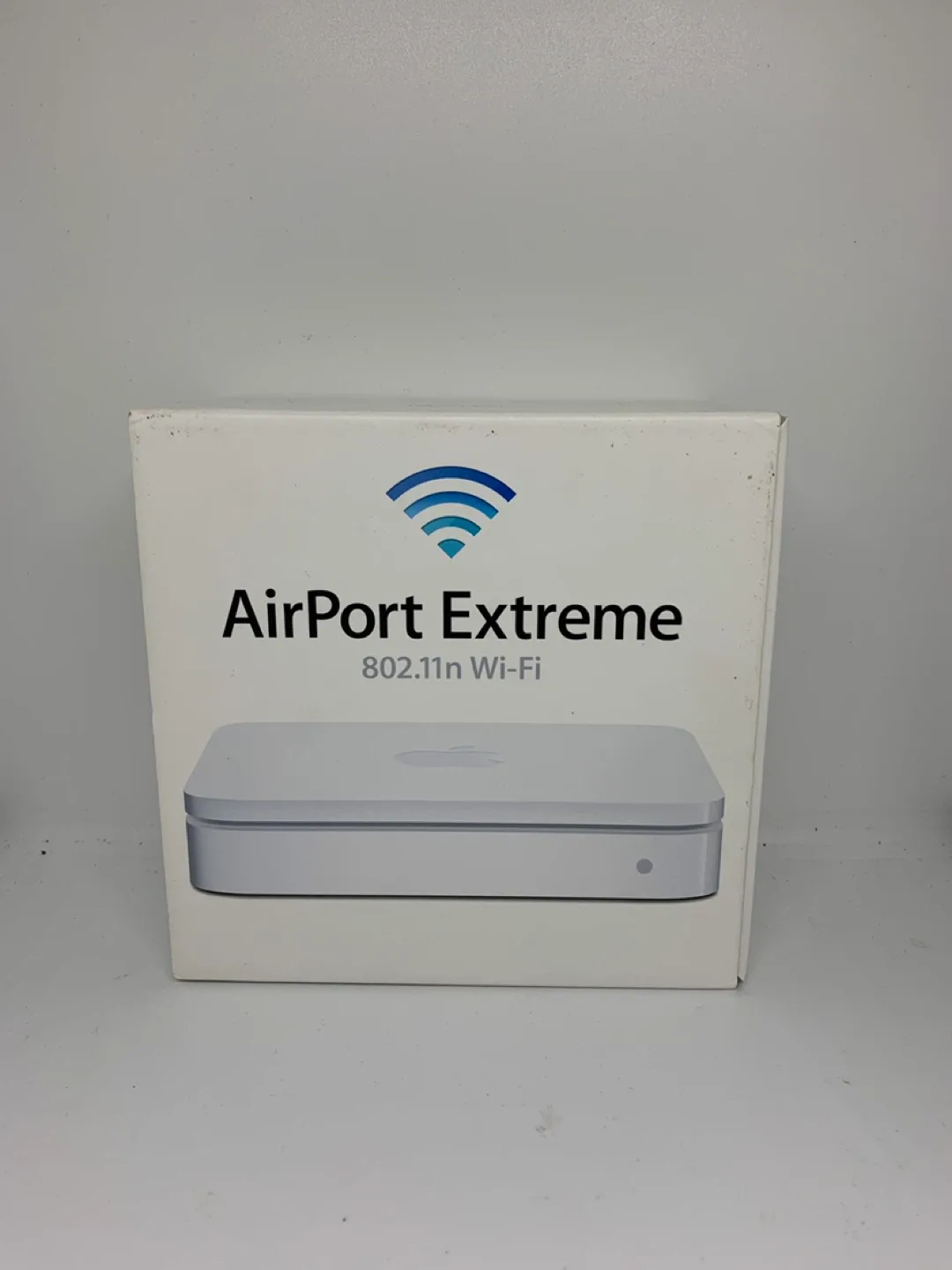 Apple Airport Extreme 802.11n Wi-Fi Base Station thumbnail