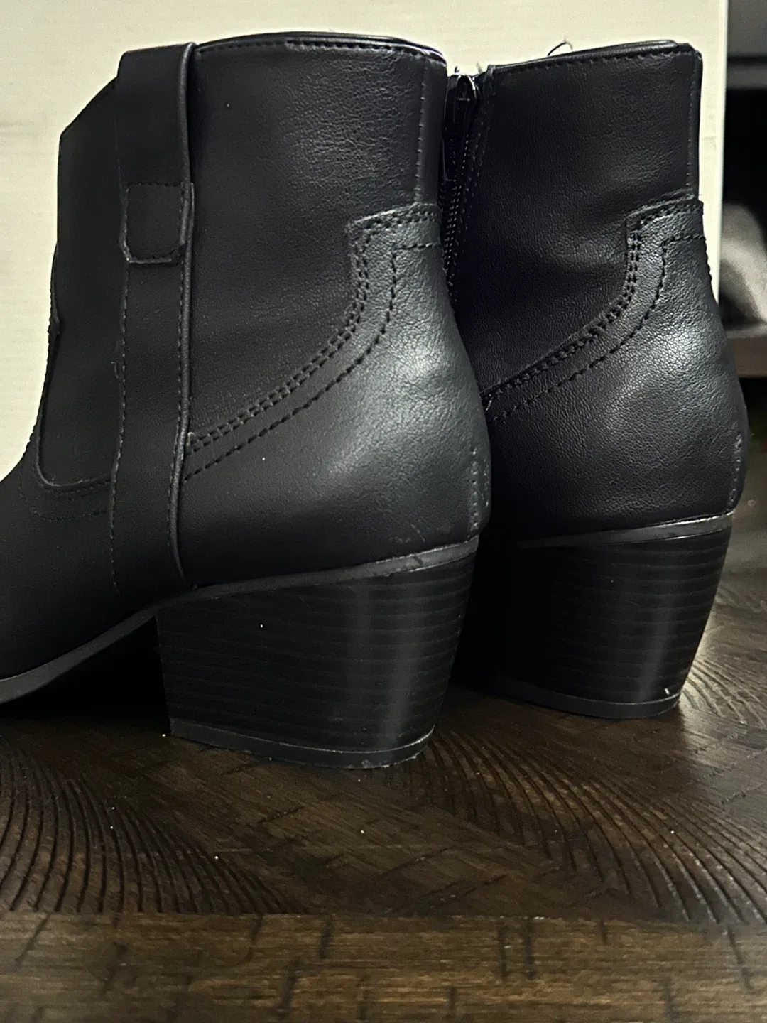 Perrieep Black Ankle Boots - Size 7.5 image indicator(2)