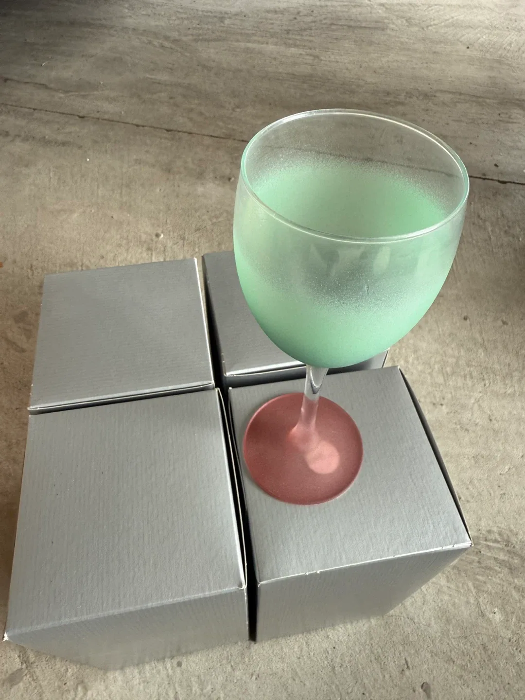 4 Wine Glasses with Pink Stem thumbnail