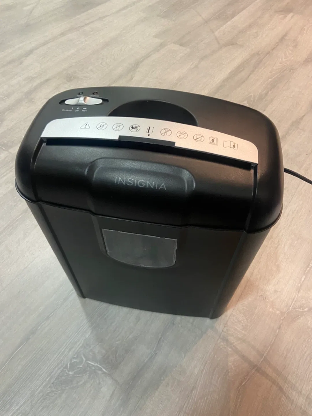 Insignia Cross-Cut Shredder image indicator(2)