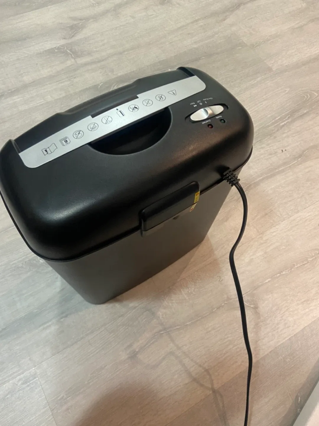 Insignia Cross-Cut Shredder image indicator(3)