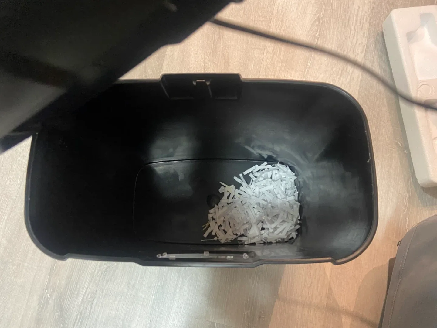 Insignia Cross-Cut Shredder image indicator(4)