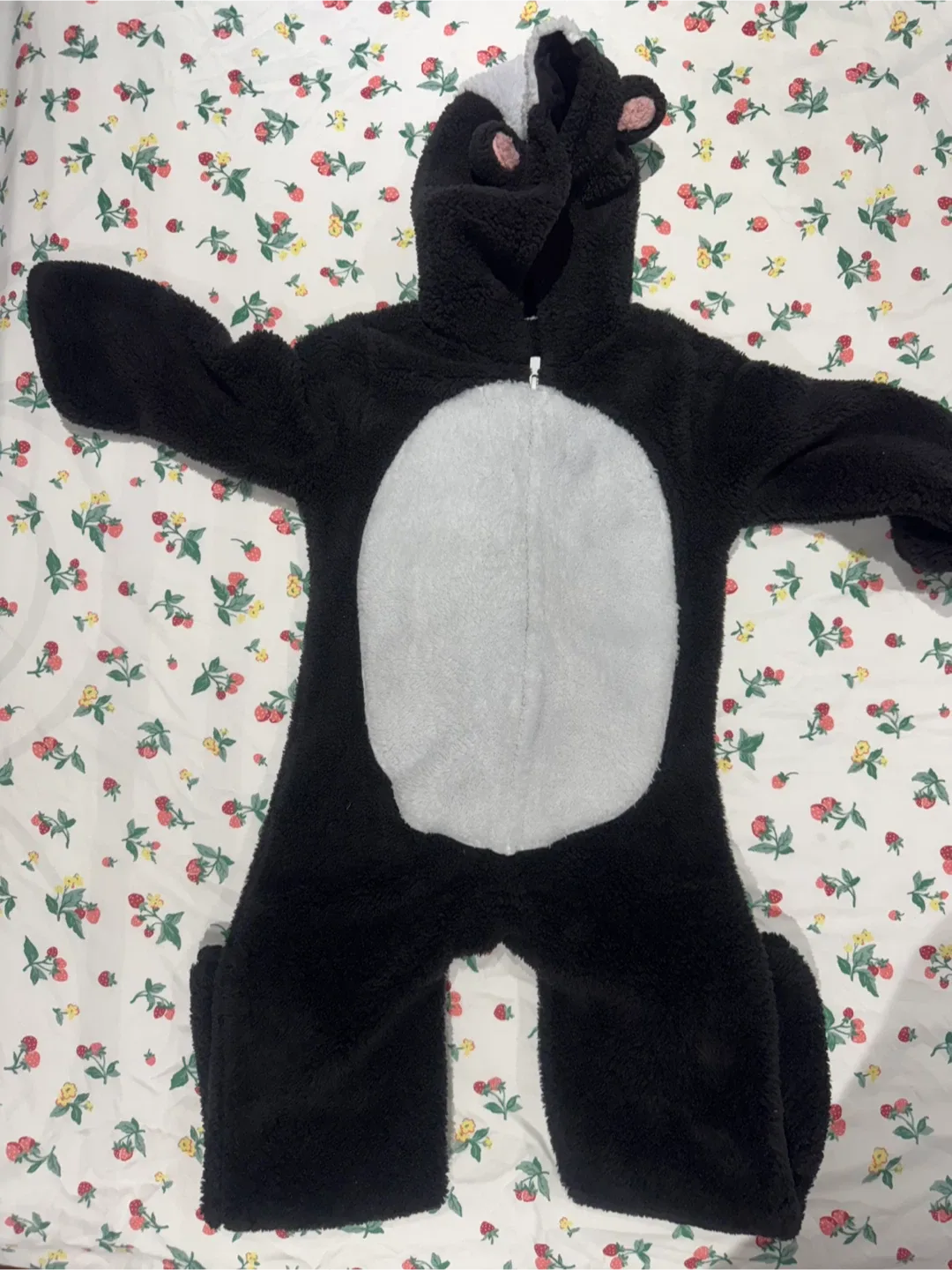 Used last Halloween Skunk Costume Onesie size 5t old navy thumbnail