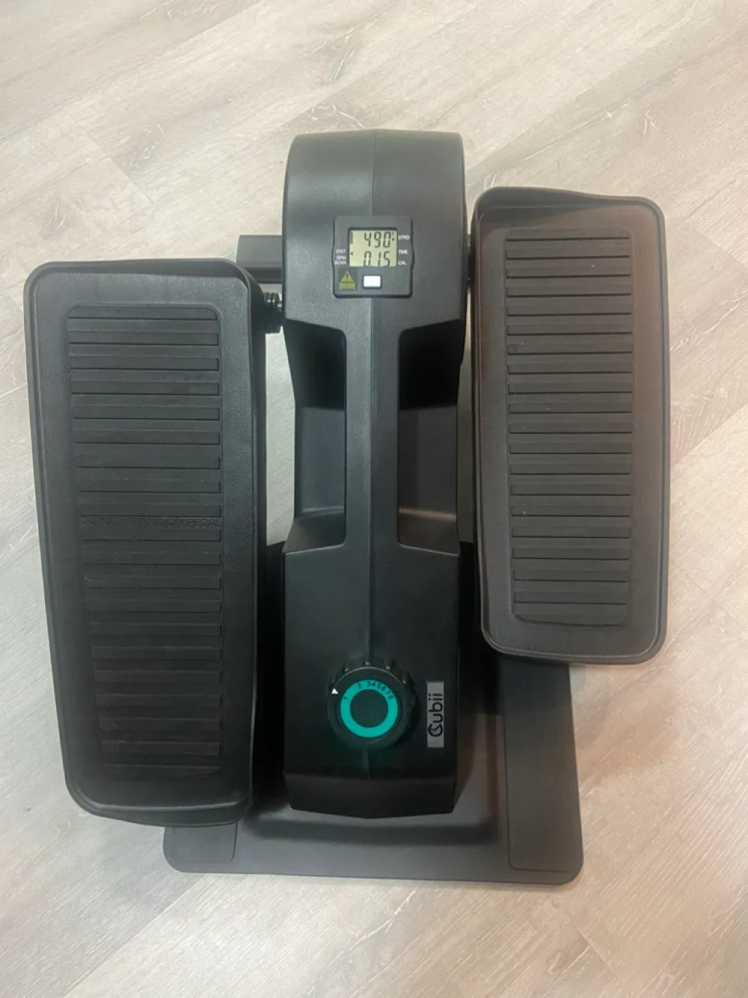 Cubii F3A2 Compact Seated Elliptical image indicator(5)