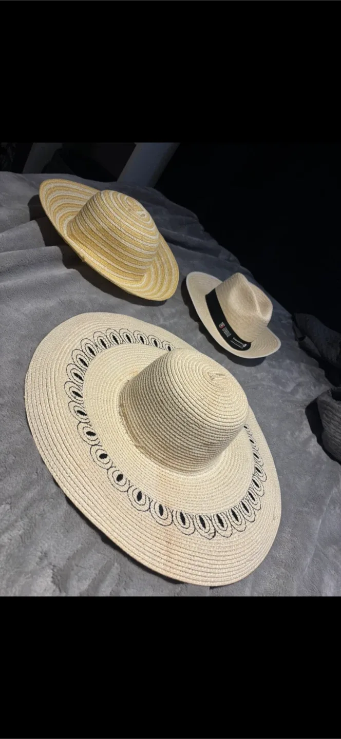 Assorted Straw Hats image indicator(2)