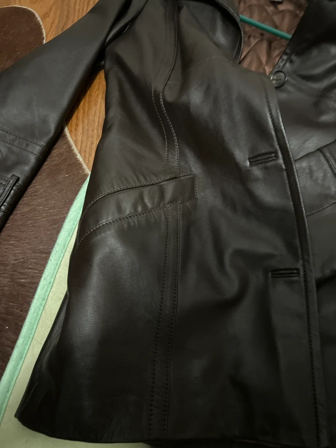 Leather jacket image indicator(6)