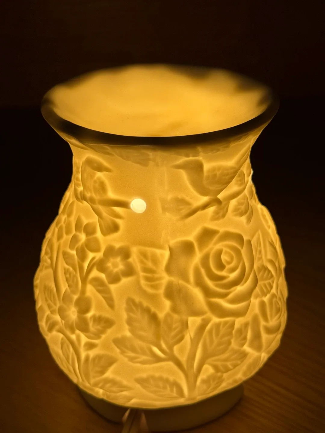 Floral Ceramic Oil Warmer - Rose image indicator(2)