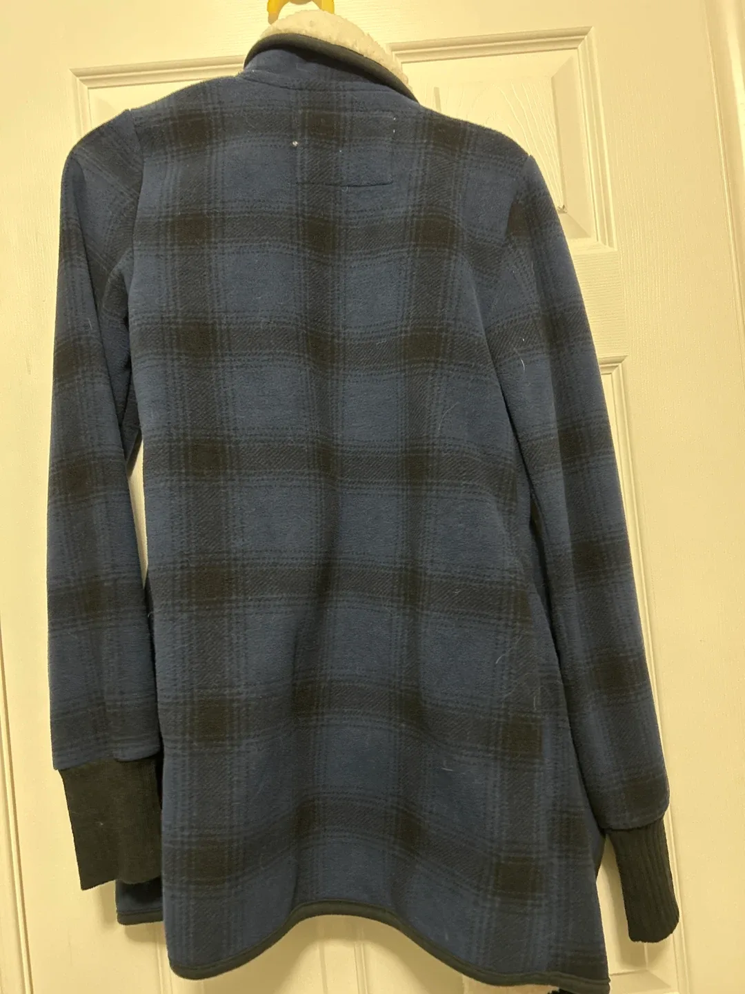 Abercrombie & Fitch Plaid Sherpa-Lined Cardigan - Size S image indicator(3)