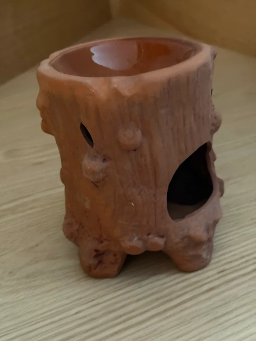 Terracotta Tree Stump Style Oil Burner image indicator(3)