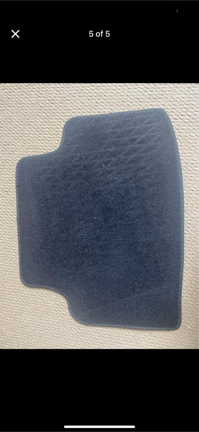 Volkswagen Taos Floor Mats - Black image indicator(5)