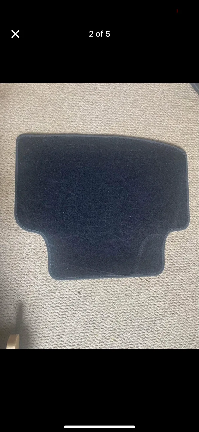 Volkswagen Taos Floor Mats - Black image indicator(2)