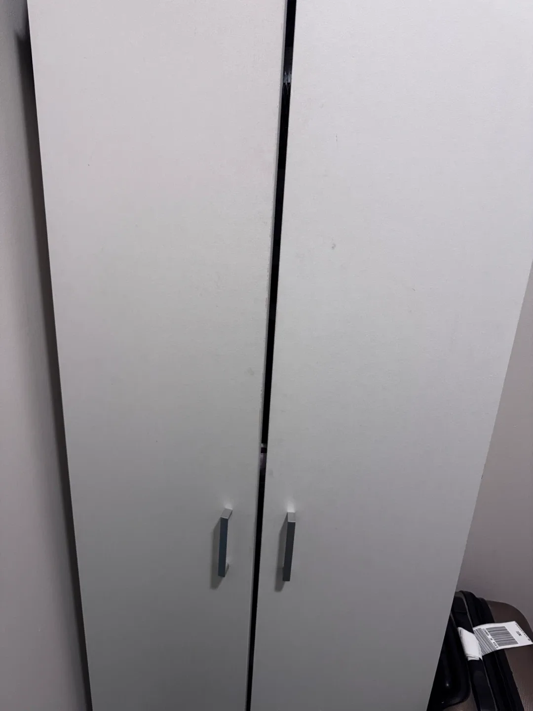 White Wardrobe image indicator(2)