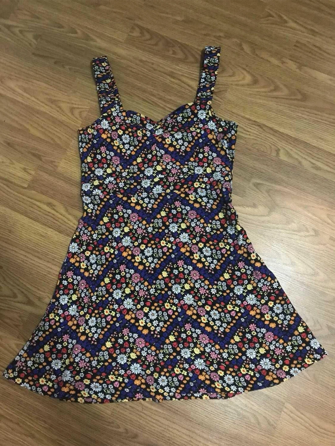 Forever 21 women’s small floral summer dress, multicolour