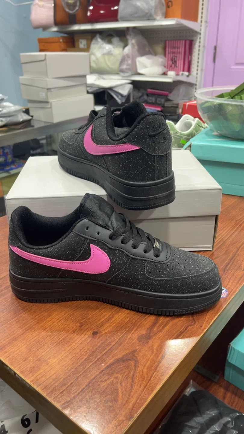 Nike Air Force 1 Black/Pink image indicator(3)