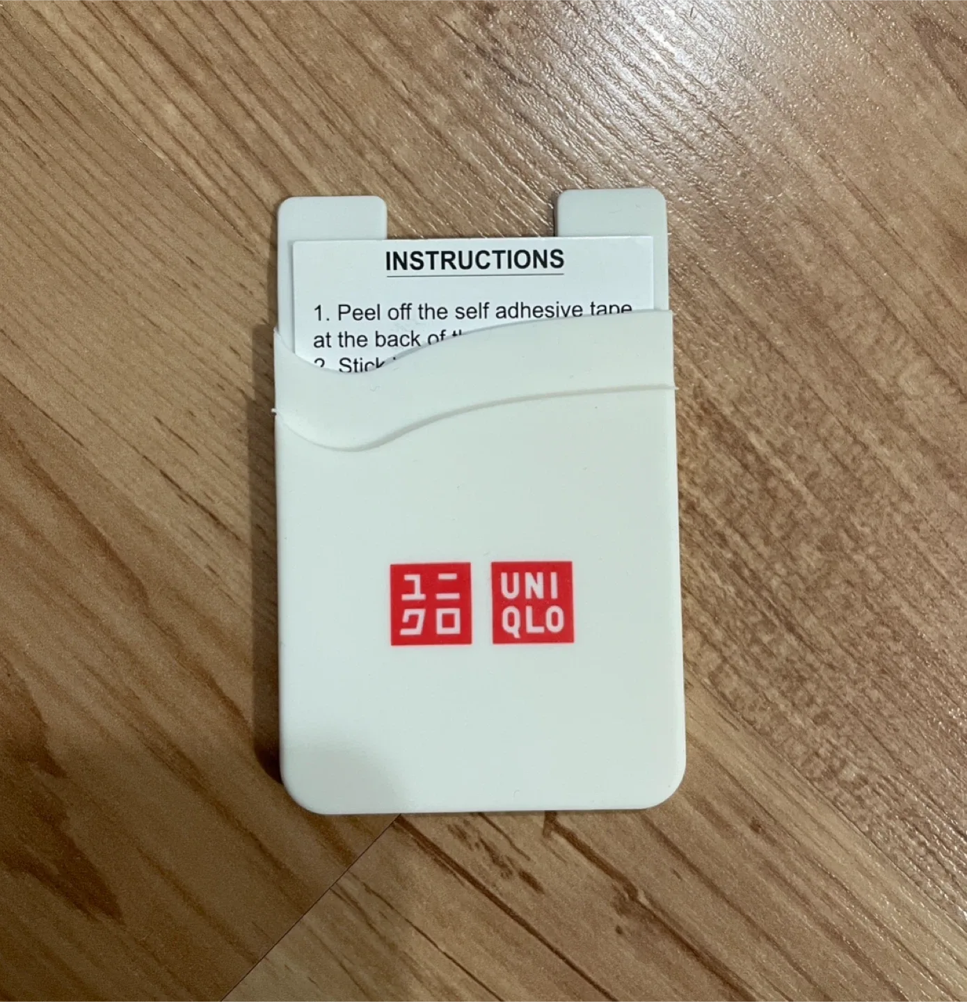 Uniqlo card holder sticker thumbnail